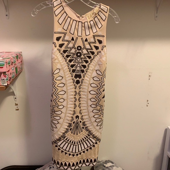 Gorgeous formal dress - Picture 1 of 4